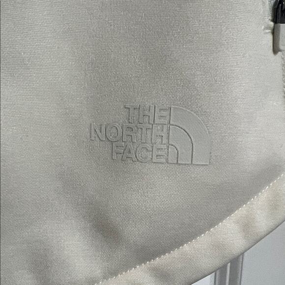 The North Face Women's Off-White Ski Jacket - Picture 8 of 10